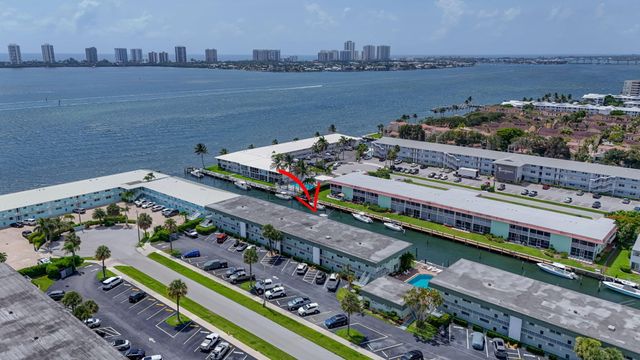 110 Wettaw Lane 106, North Palm Beach, FL 33408