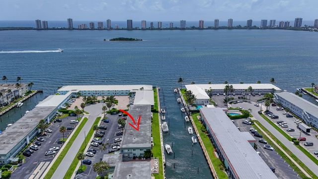 110 Wettaw Lane 106, North Palm Beach, FL 33408