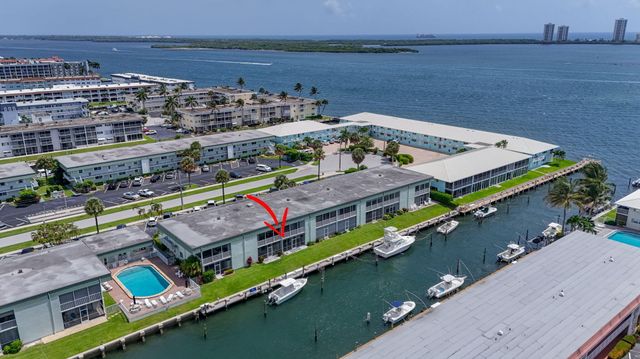 110 Wettaw Lane 106, North Palm Beach, FL 33408