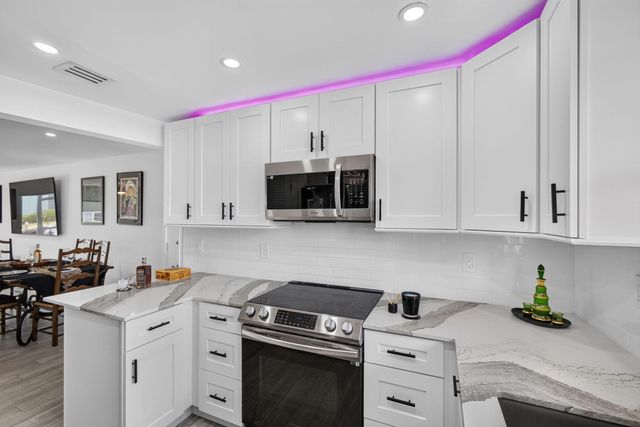 110 Wettaw Lane 106, North Palm Beach, FL 33408