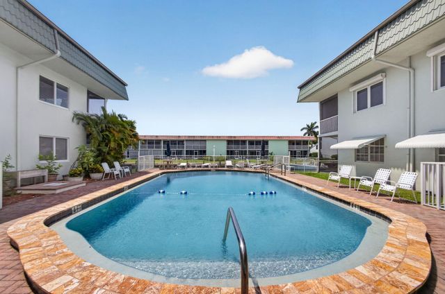 110 Wettaw Lane 106, North Palm Beach, FL 33408