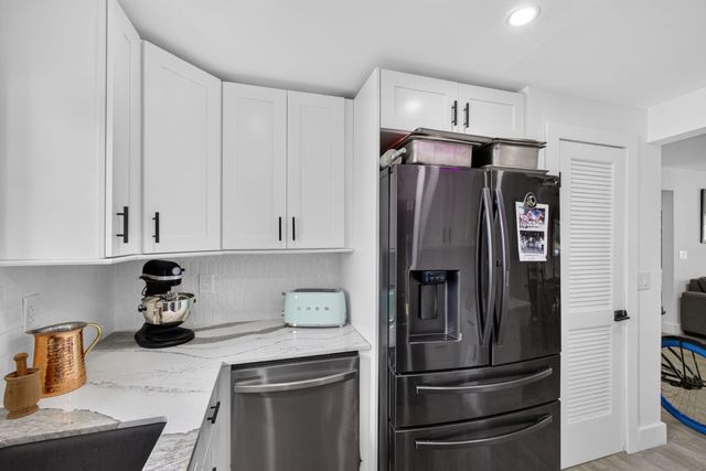 110 Wettaw Lane 106, North Palm Beach, FL 33408