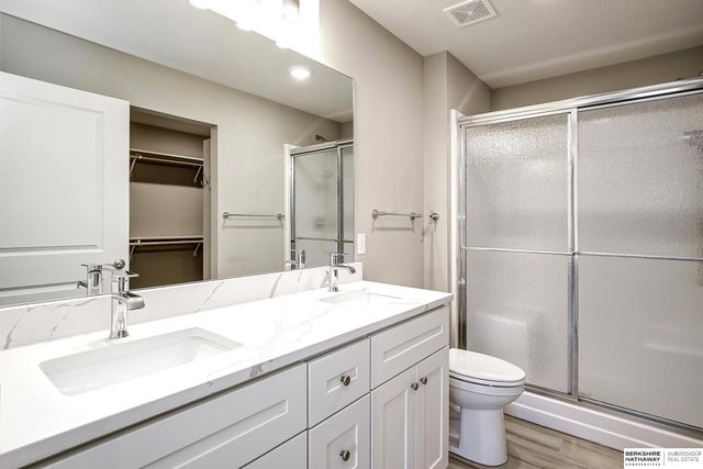 2617 Piney Creek Drive, Elkhorn, NE 68022