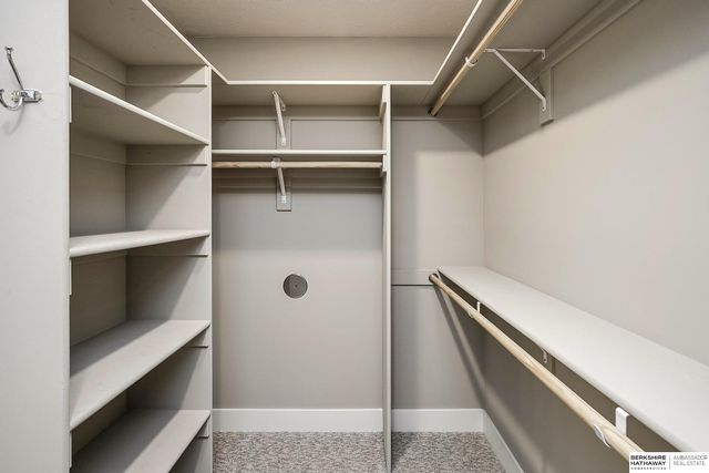 2617 Piney Creek Drive, Elkhorn, NE 68022