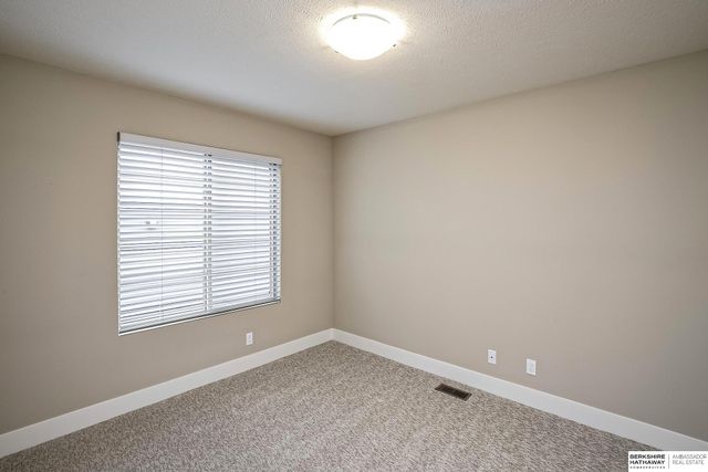 2617 Piney Creek Drive, Elkhorn, NE 68022