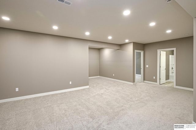 2617 Piney Creek Drive, Elkhorn, NE 68022