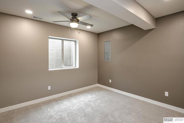 2617 Piney Creek Drive, Elkhorn, NE 68022