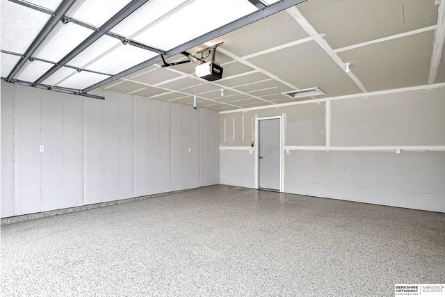 2617 Piney Creek Drive, Elkhorn, NE 68022