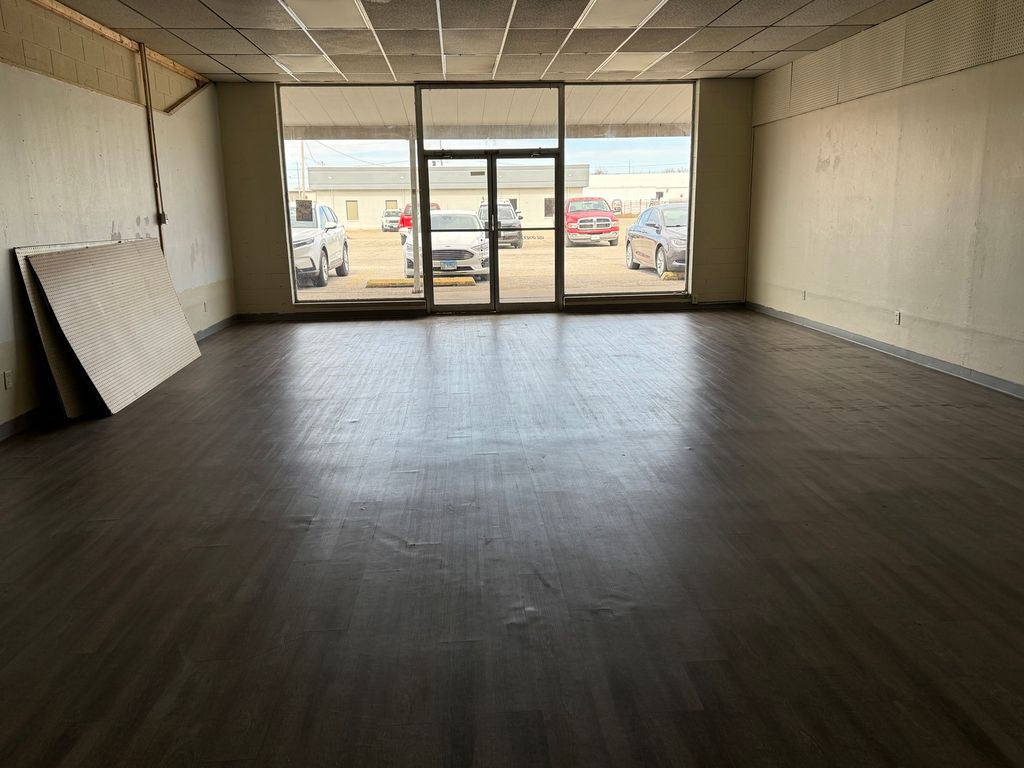 Image 3 of property listing at 1443 & 1445 W Whittaker Street, Salem, IL 62881