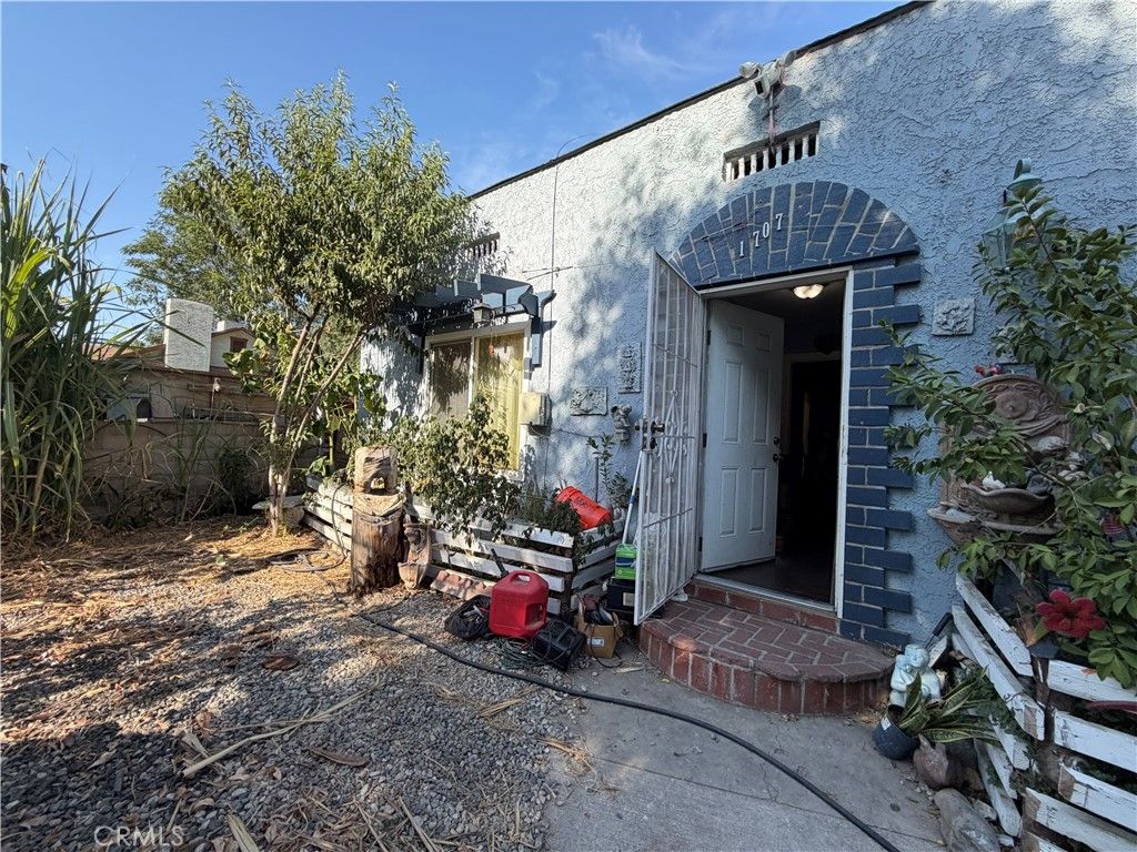 1707 N Arrowhead, San Bernardino, CA 92405