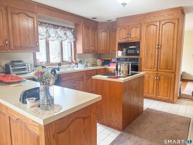 10 Boris Court, Meriden, CT 06450