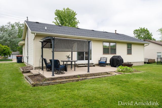 265 Country Club Road, Holland, MI 49423