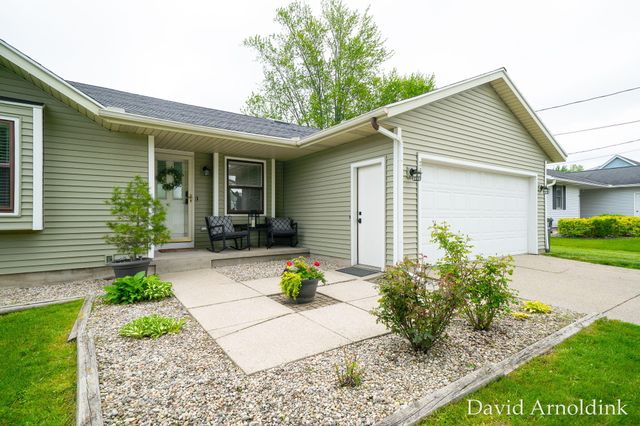 265 Country Club Road, Holland, MI 49423