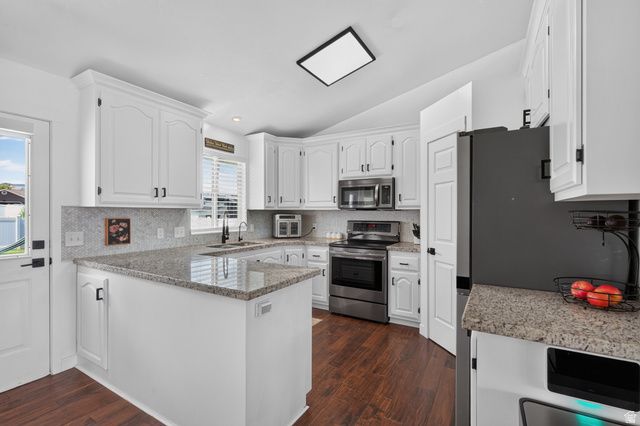 14038 S VAN COTT PEAK CIR, Riverton, UT 84096