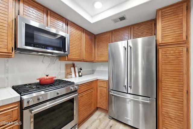 22203 Shadow Valley Circle, Chatsworth, CA 91311