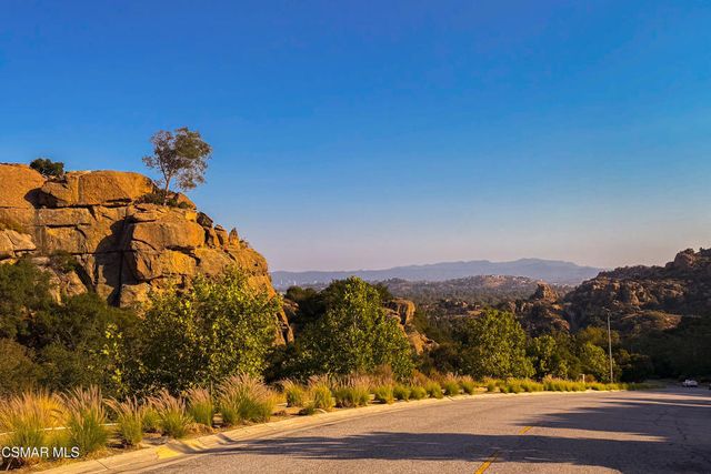 22203 Shadow Valley Circle, Chatsworth, CA 91311