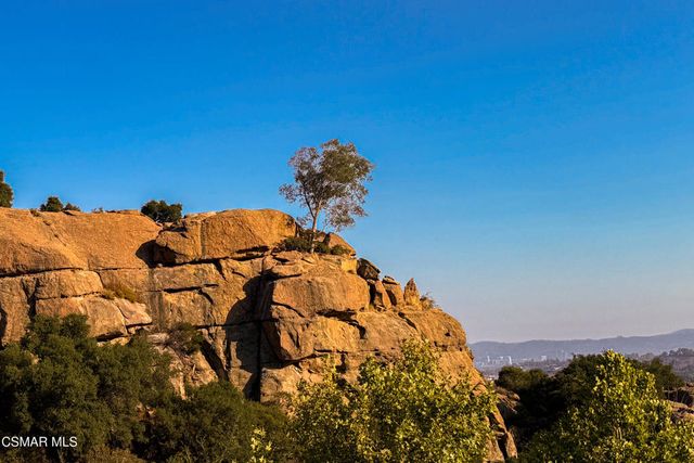 22203 Shadow Valley Circle, Chatsworth, CA 91311