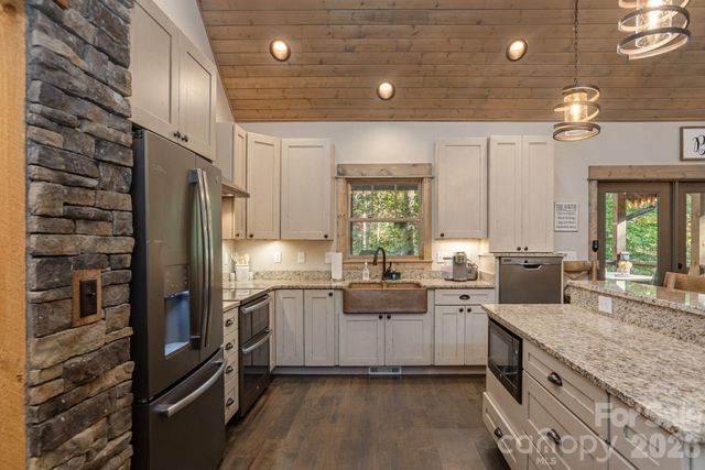 142 Davids Trace, Pisgah Forest, NC 28768
