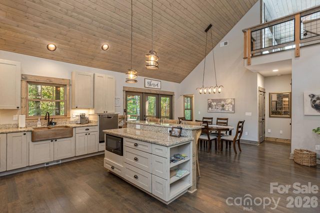 142 Davids Trace, Pisgah Forest, NC 28768