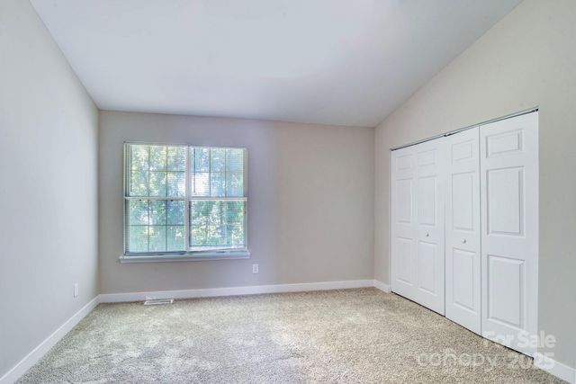 6129 Windsor Gate Lane, Charlotte, NC 28215