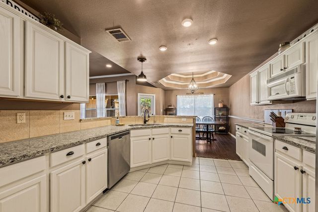 10 Long Bow Lane, Wimberley, TX 78676