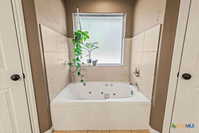 10 Long Bow Lane, Wimberley, TX 78676