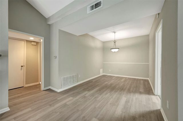 2100 Tanglewilde Street 380, Houston, TX 77063