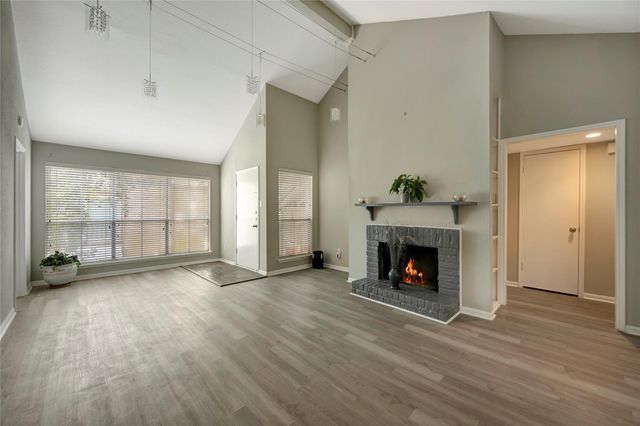 2100 Tanglewilde Street 380, Houston, TX 77063