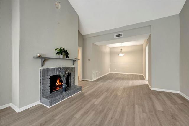 2100 Tanglewilde Street 380, Houston, TX 77063