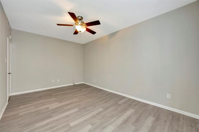 2100 Tanglewilde Street 380, Houston, TX 77063