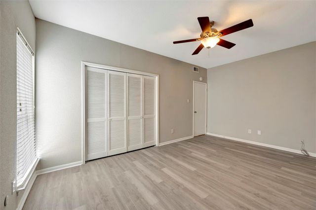 2100 Tanglewilde Street 380, Houston, TX 77063