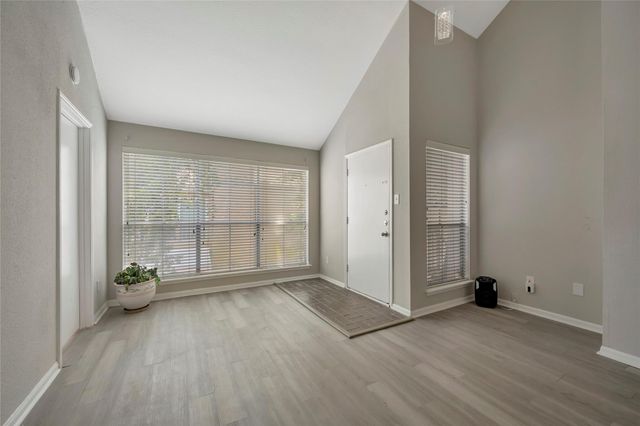 2100 Tanglewilde Street 380, Houston, TX 77063