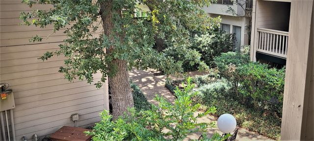 2100 Tanglewilde Street 380, Houston, TX 77063