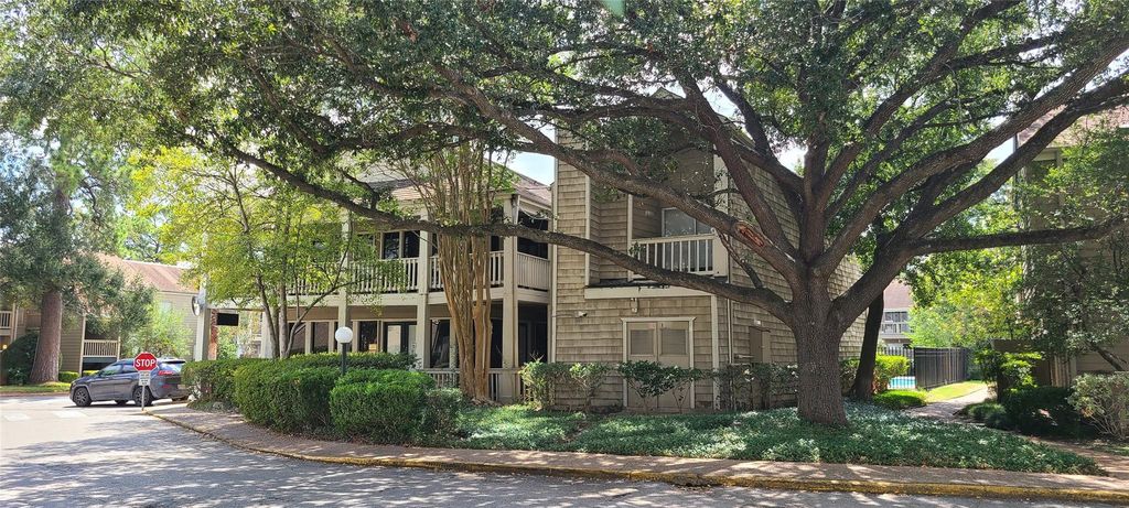 2100 Tanglewilde Street 380, Houston, TX 77063