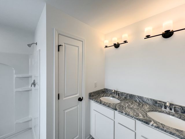 94 W Crabapple Avenue, Cortland, IL 60112