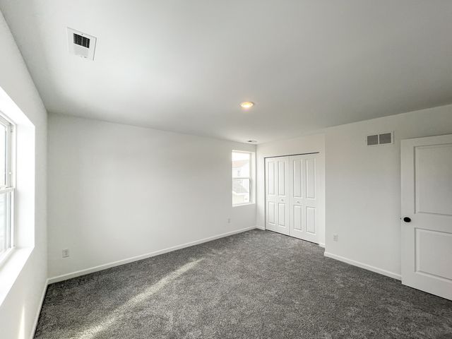 94 W Crabapple Avenue, Cortland, IL 60112