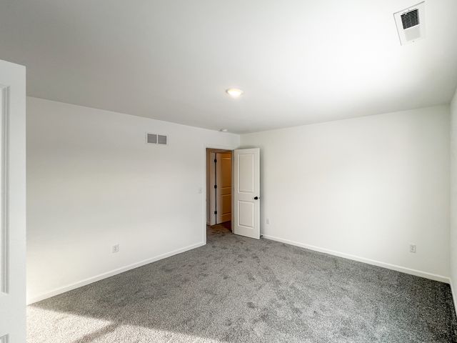 94 W Crabapple Avenue, Cortland, IL 60112