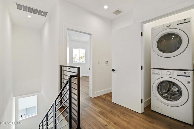 10908 Hesby Street, North Hollywood, CA 91601