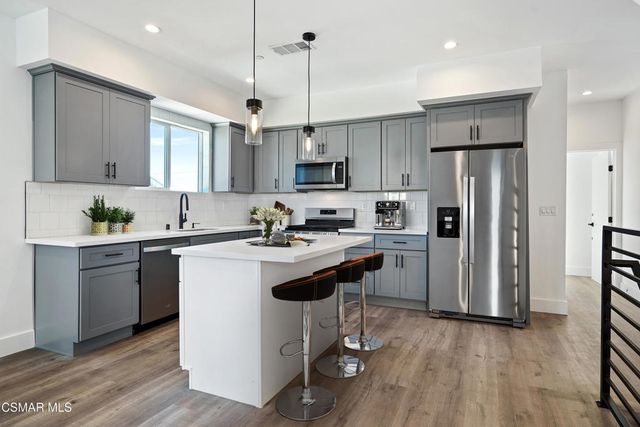 10908 Hesby Street, North Hollywood, CA 91601