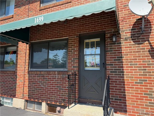 1699 Orchard Park Road, West Seneca, NY 14224