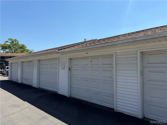 1699 Orchard Park Road, West Seneca, NY 14224