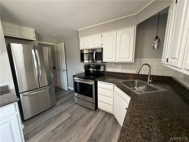 1699 Orchard Park Road, West Seneca, NY 14224