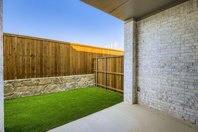 620 Sir Christopher Street, Lewisville, TX 75056