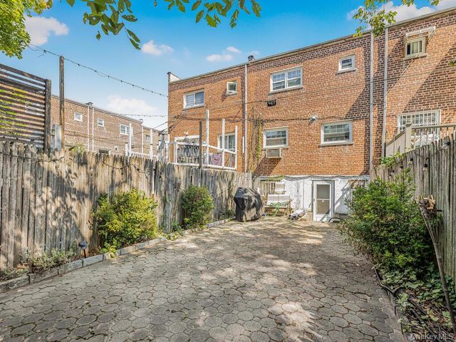 2951 Kingsland Avenue, Bronx, NY 10469