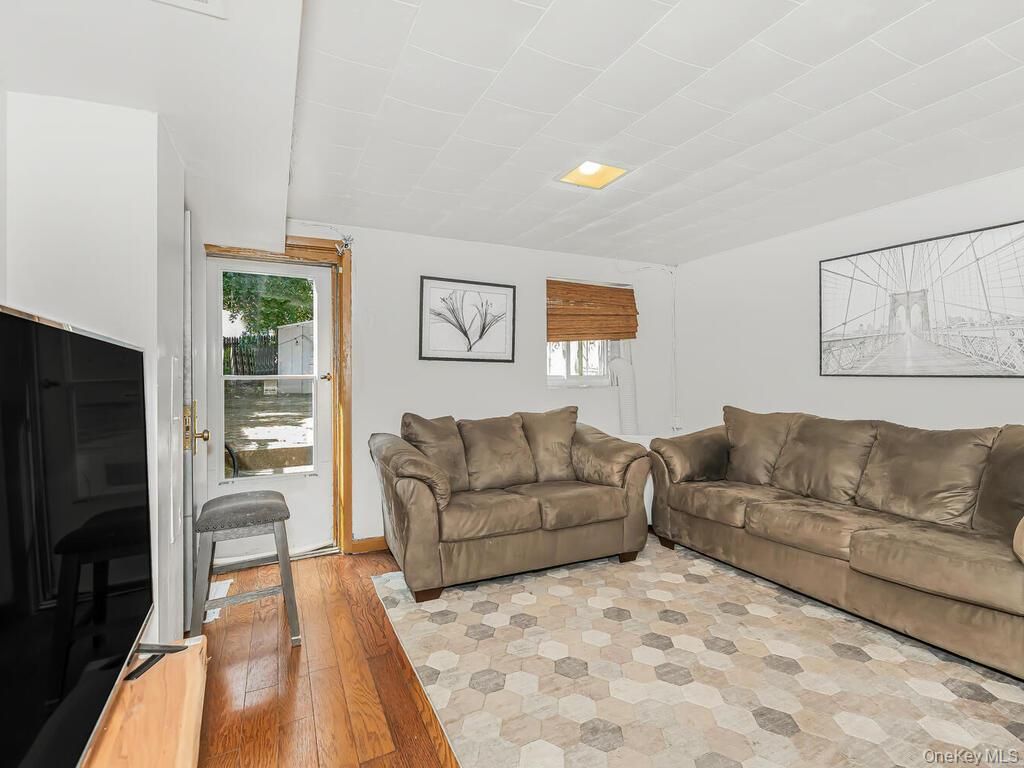 2951 Kingsland Avenue, Bronx, NY 10469 — photo 5