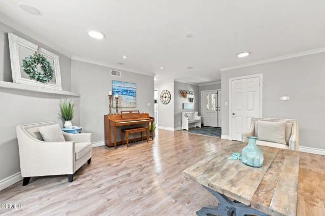 718 Calle Mandarinas, Thousand Oaks, CA 91360
