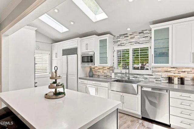 718 Calle Mandarinas, Thousand Oaks, CA 91360