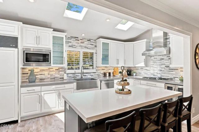 718 Calle Mandarinas, Thousand Oaks, CA 91360