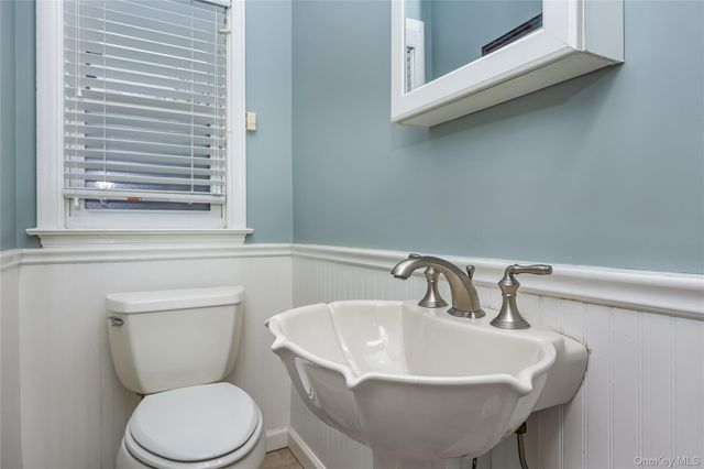 28 Lincoln Avenue, Massapequa, NY 11758