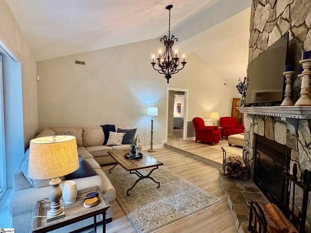 19 Linkside Lane, Taylors, SC 29687